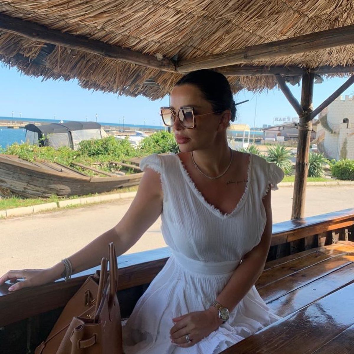 Probleme pentru fosta soție a lui Ilie Năstase, după ce și-a vândut casele și s-a mutat în Dubai: „Sunt foarte mincinoși și mă tot amână”