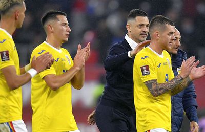 „Să stea în cap și să câștige!” » Mesaj dinspre Generația de Aur: „Ce a făcut Rădoi e o mare greșeală”