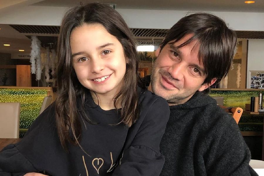 Anastasia alături de tatăl său, Cristi Chivu Anastasia, fiica lui Cristi Chivu, e actriță! Debutează într-un serial românesc