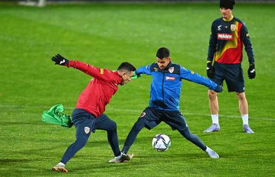 Rădoi pariază pe Enes Sali: „La vârsta lui e peste Gică Hagi, Balaci și Dobrin!” » Comparație: unde era „Regele” la 15 ani