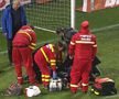 Clipe de panică la Dumbrăvița - CFR Cluj » Portarul Robert Mikloș, transportat cu ambulanța la spital după un contact violent + adversarul trebuia eliminat