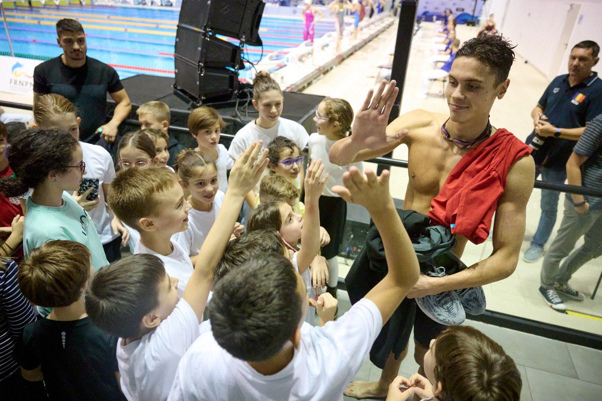 O nouă medalie de aur pentru David Popovici la Campionatele Naționale în bazin scurt » L-a bătut pe Stancu la 200 m liber