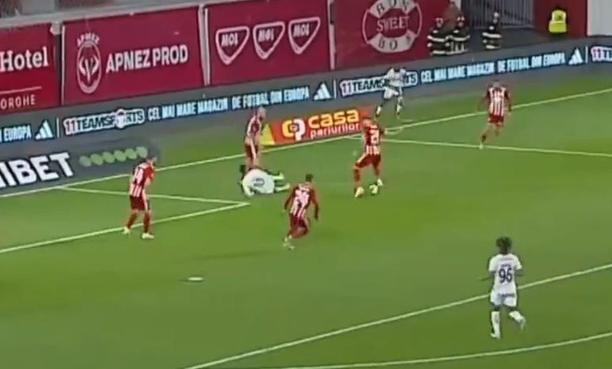 Două faze controversate în Sepsi - Rapid » Giuleștenii au cerut penalty de două ori în 5 minute