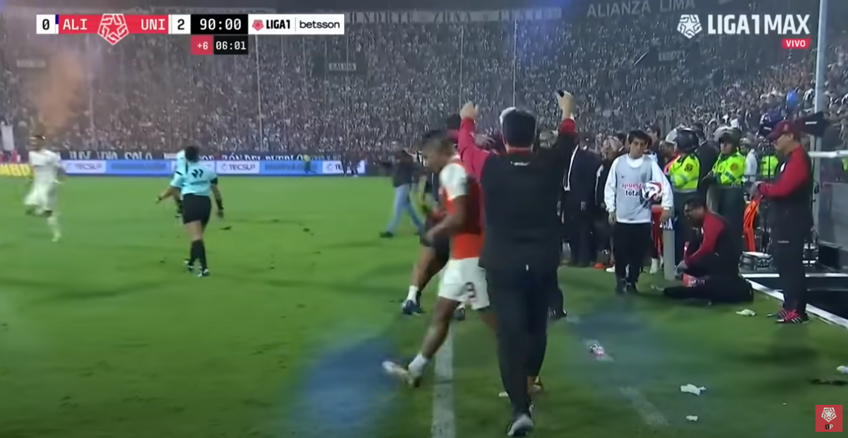 Scene incredibile în Peru » N-au acceptat că au pierdut titlul acasă! Ce le-au făcut rivalilor imediat după înfrângere