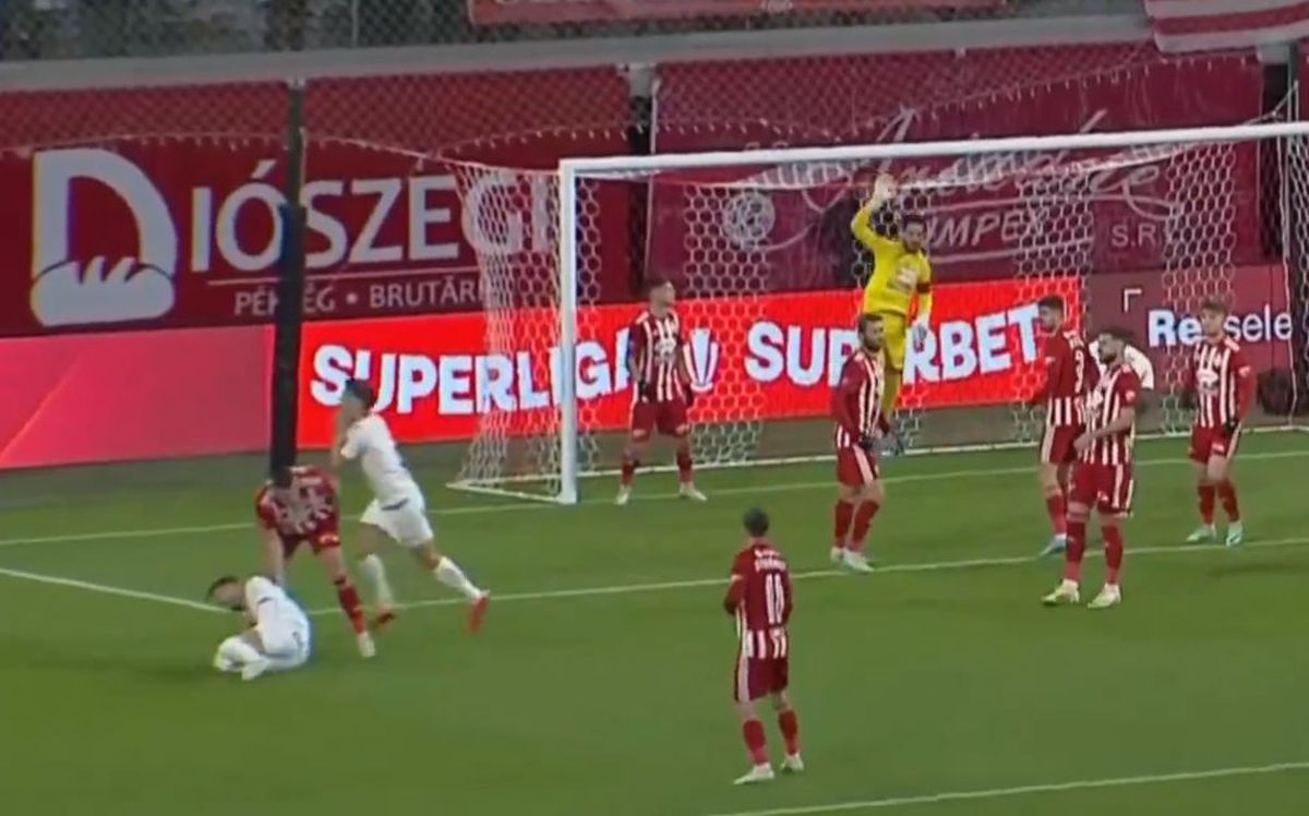 Două faze controversate în Sepsi - Rapid » Giuleștenii au cerut penalty de două ori în 5 minute