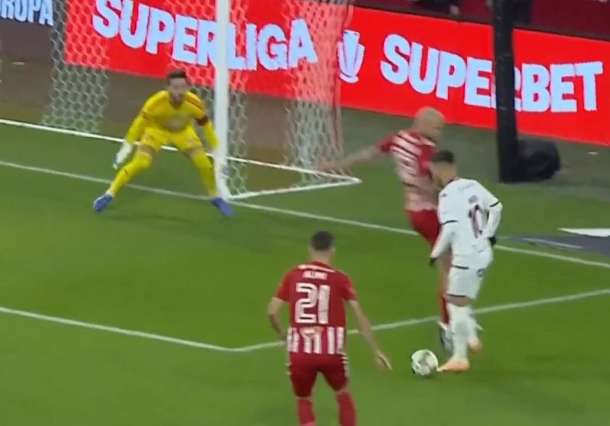 Două faze controversate în Sepsi - Rapid » Giuleștenii au cerut penalty de două ori în 5 minute