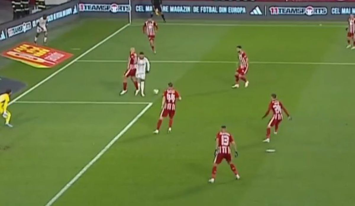 Două faze controversate în Sepsi - Rapid » Giuleștenii au cerut penalty de două ori în 5 minute