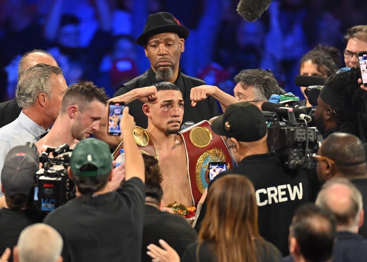 Imagini cu ultima aroganță a supercampionului din box care și-a anunțat retragerea la 26 de ani: „Da, sunt gunoier! Câștig mai mulți bani”