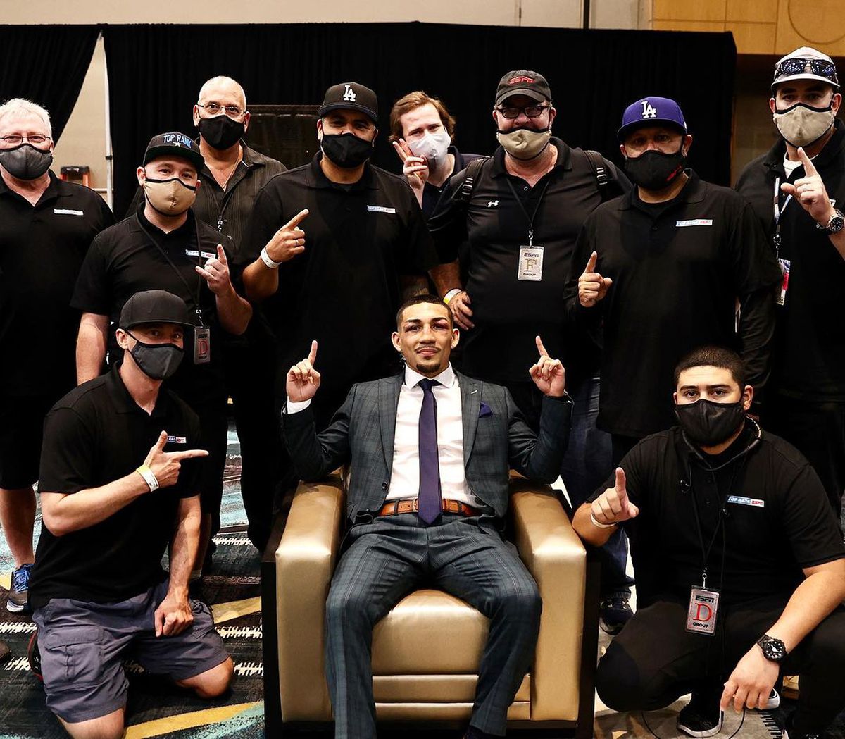 Imagini cu ultima aroganță a supercampionului din box care și-a anunțat retragerea la 26 de ani: „Da, sunt gunoier! Câștig mai mulți bani”