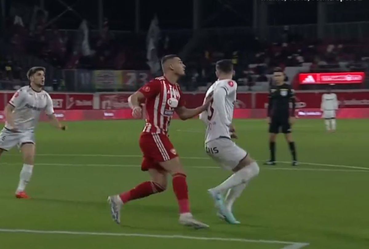 Două faze controversate în Sepsi - Rapid » Giuleștenii au cerut penalty de două ori în 5 minute