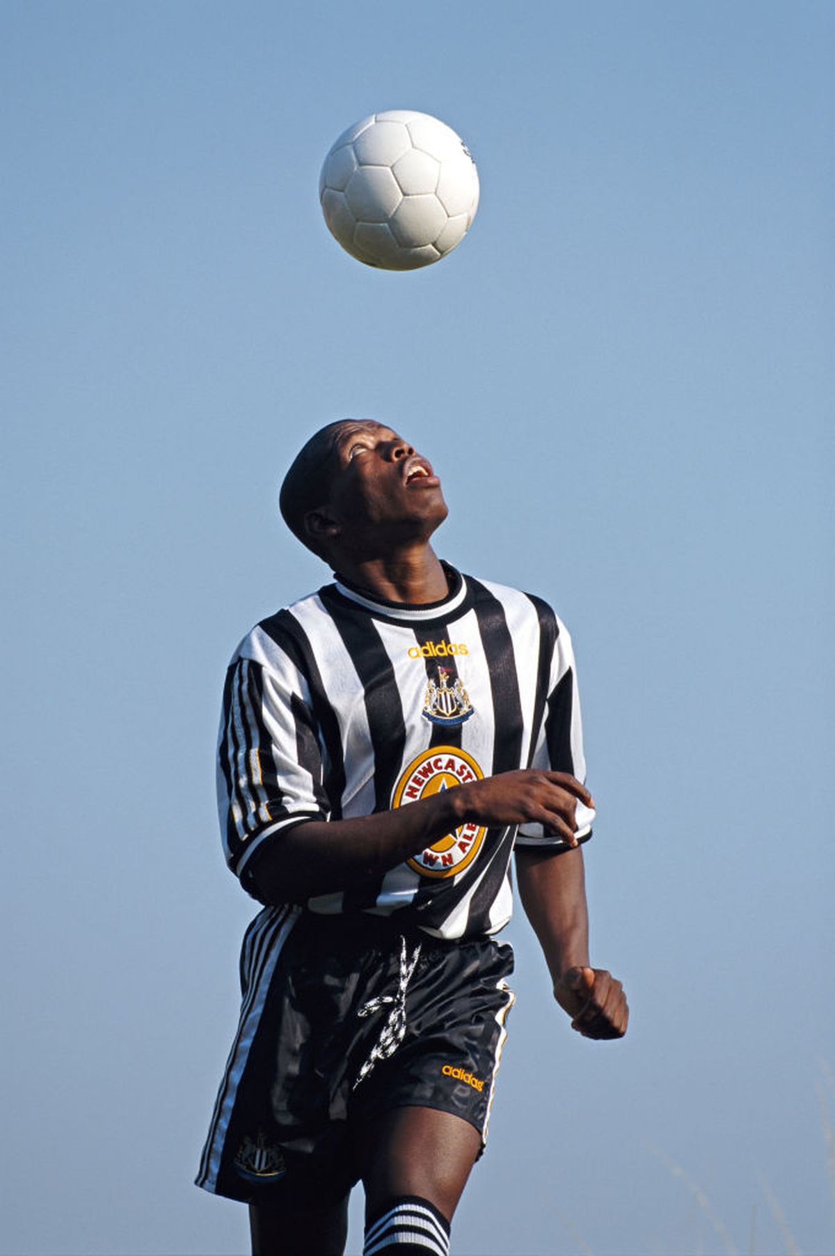 Cel mai controversat star din fotbal a împlinit 54 de ani » S-a contrat cu Hagi, oamenii lui Escobar au vrut să-i omoare adversarii, iar acum vinde prezervative: „Ăsta sunt: mult sex, fără reguli și viață adevărată!”