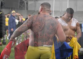 Fotoreporterul GSP a surprins imaginea serii după România – Tonga: tatuaj spectaculos, cu un urs, pentru un rugbyst român