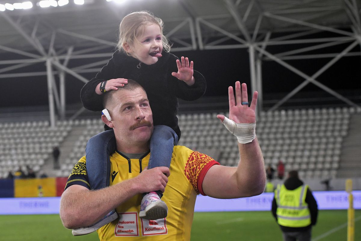 Fotoreporterul GSP a surprins imaginea serii după România – Tonga: tatuaj spectaculos, cu un urs, pentru un rugbyst român