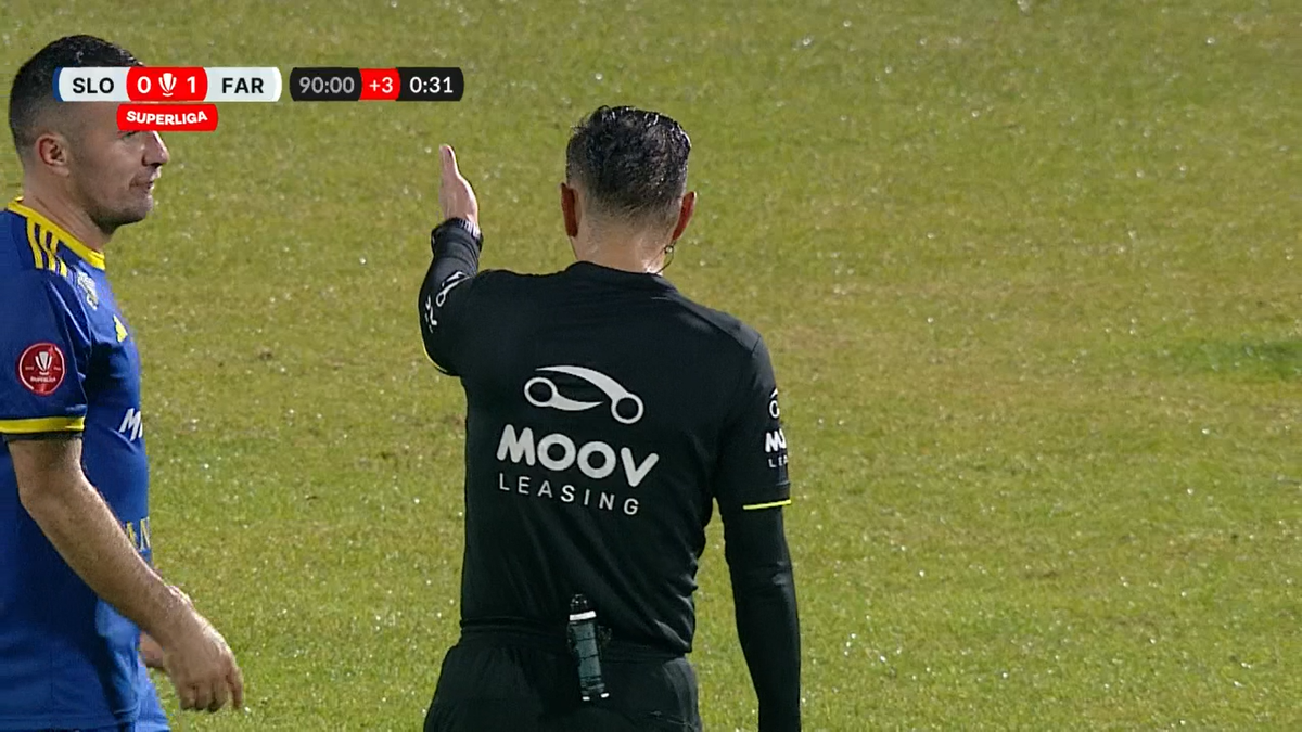 A venit nota de plată după momentul scandalos din Superliga! Sancțiunea primită de copilul care a intrat pe teren și i-a arătat semne obscene lui Colțescu
