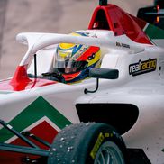 Luca Viișoreanu, puștiul de 15 ani care „aleargă” pe circuitele din Formula 4