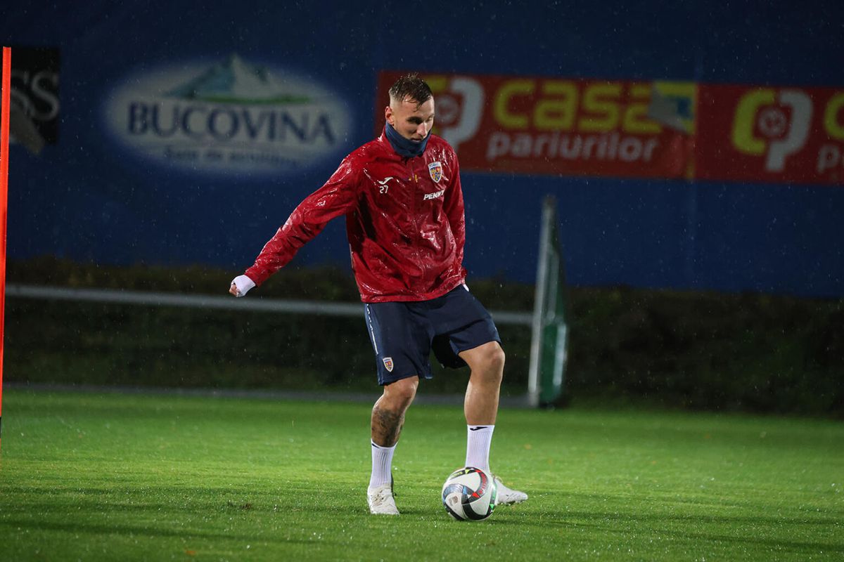 Primii „tricolori” care au ajuns la Mogoșoaia s-au antrenat în ploaie