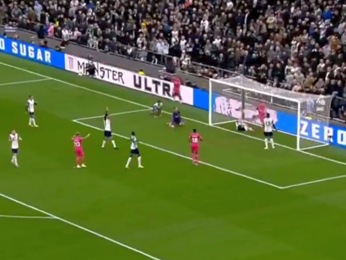 Presa din Anglia a dat de pământ cu Radu Drăgușin: „Din nou!” » Ce note a primit după Tottenham - Ipswich