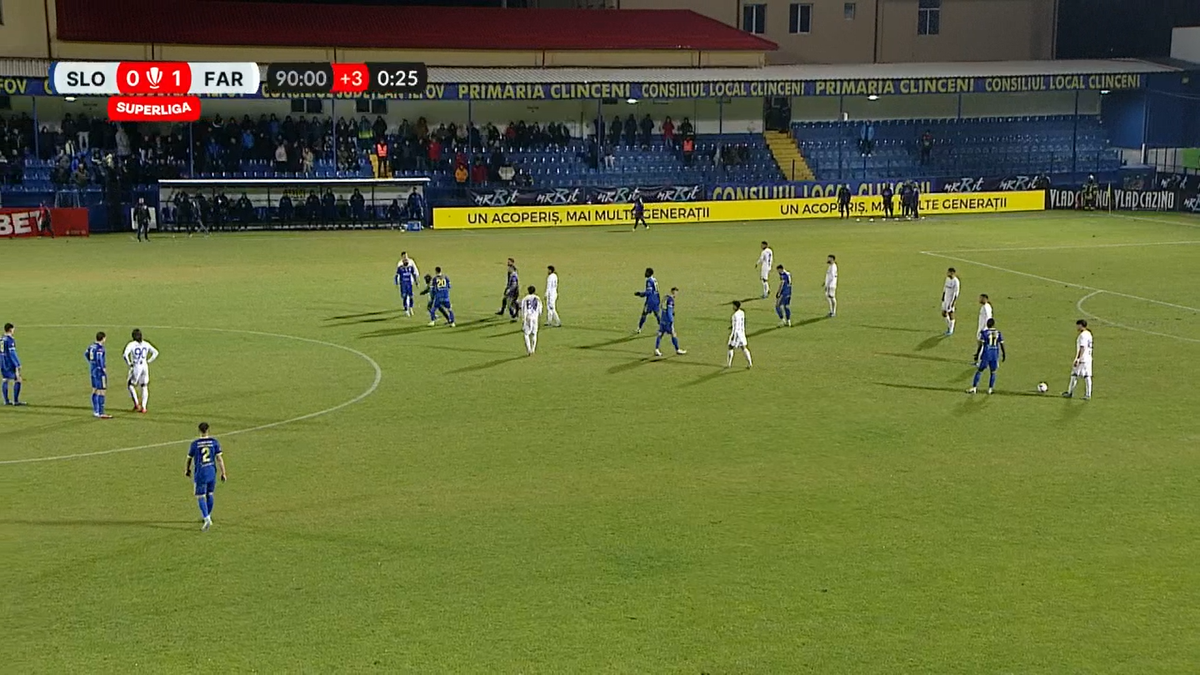 A venit nota de plată după momentul scandalos din Superliga! Sancțiunea primită de copilul care a intrat pe teren și i-a arătat semne obscene lui Colțescu