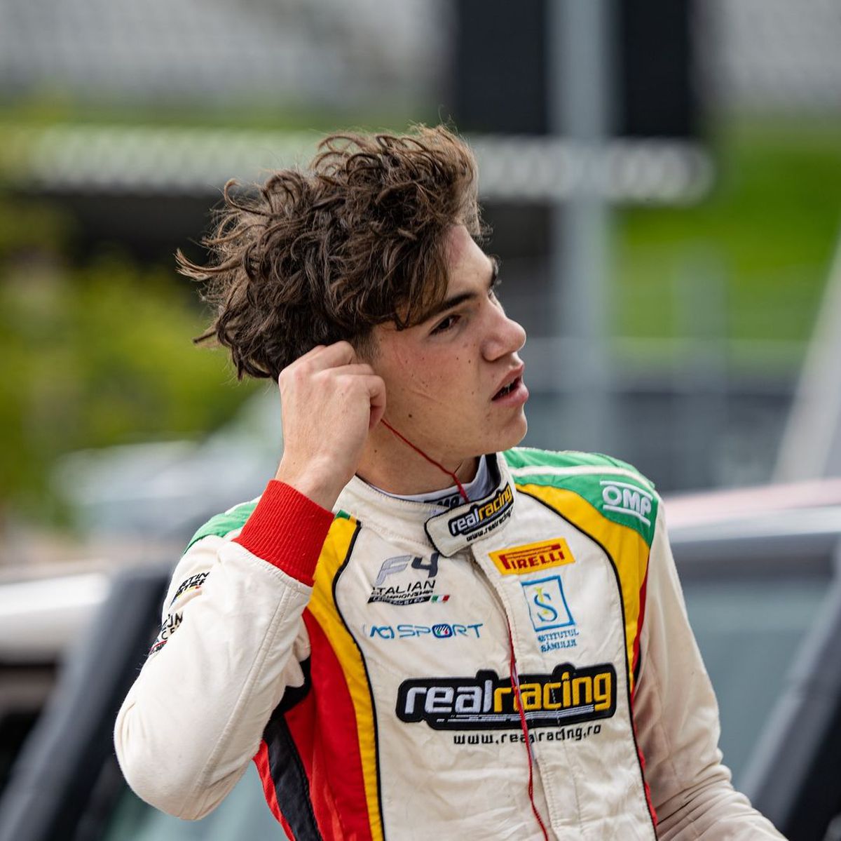 Luca Viișoreanu, puștiul de 15 ani care „aleargă” pe circuitele din Formula 4