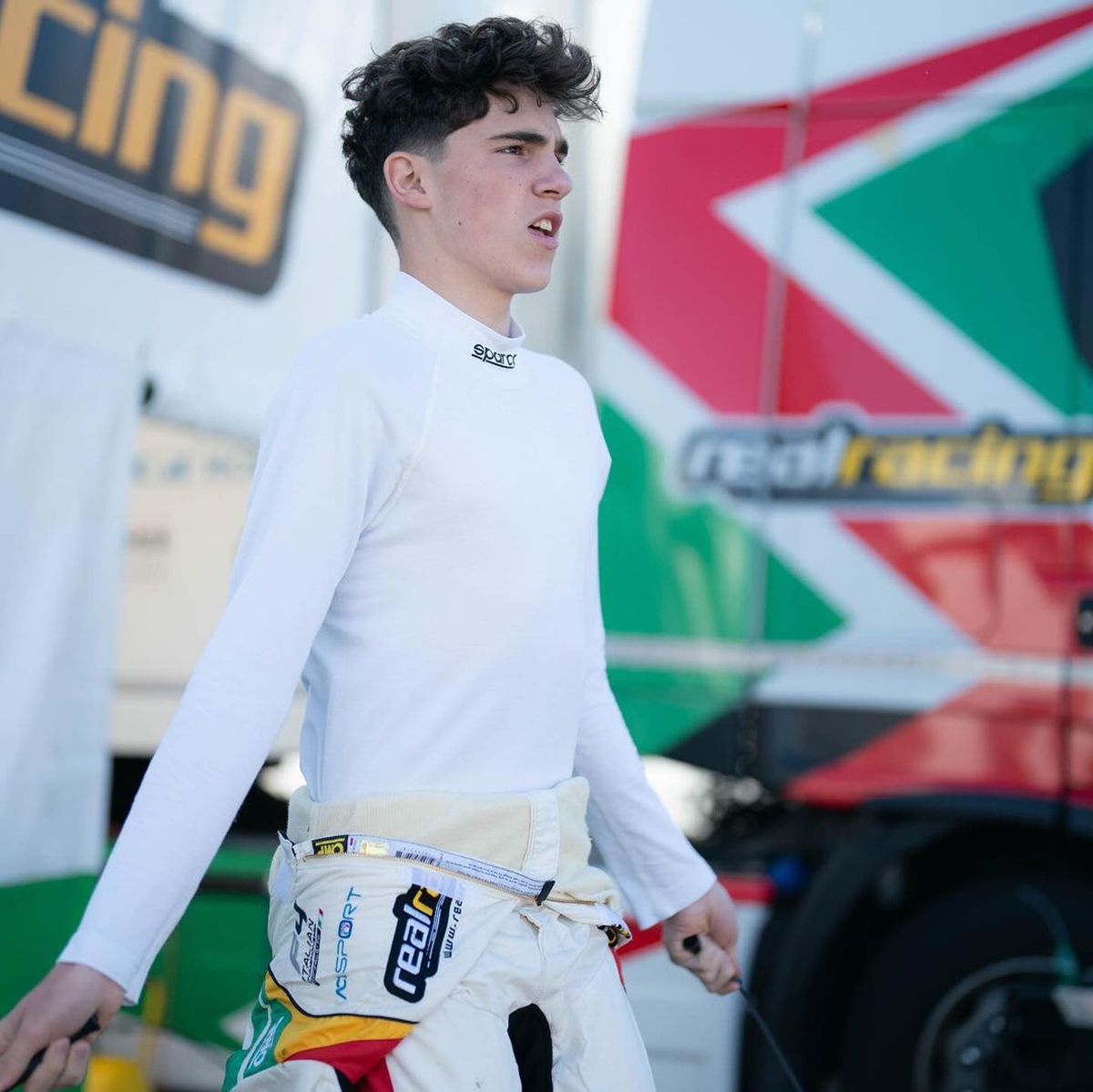 Luca Viișoreanu, puștiul de 15 ani care „aleargă” pe circuitele din Formula 4