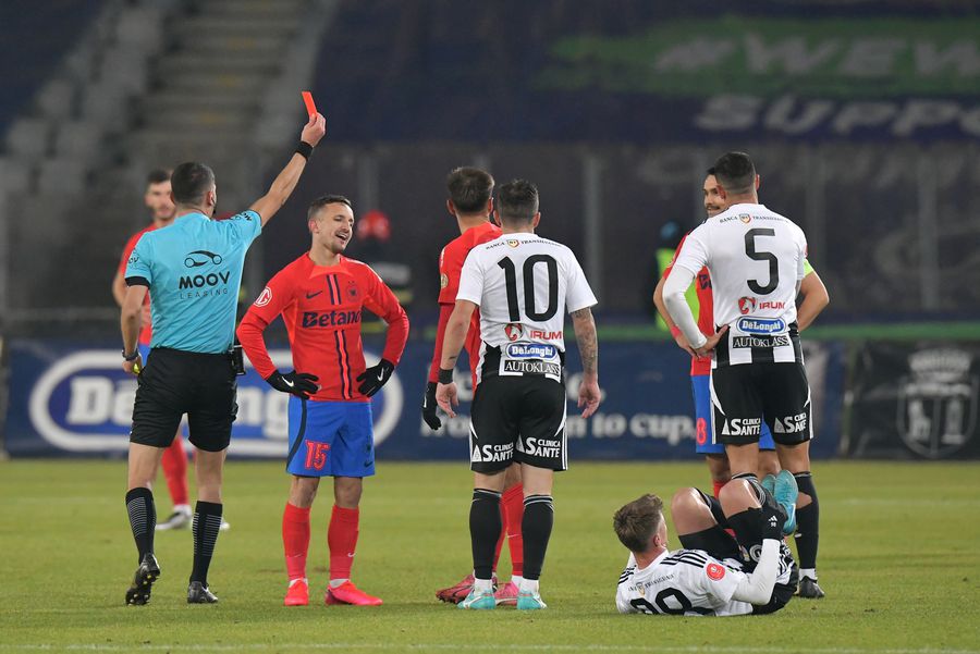 Note GSP după U Cluj - FCSB » Un 9 pentru eroul partidei și-un 5 în dreptul omului care putea nimici eforturile campioanei » Cât a primit Sabău la primul insucces acasă