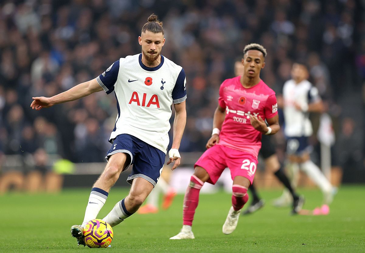 Eroare Radu Drăgușin în Tottenham - Ipswich