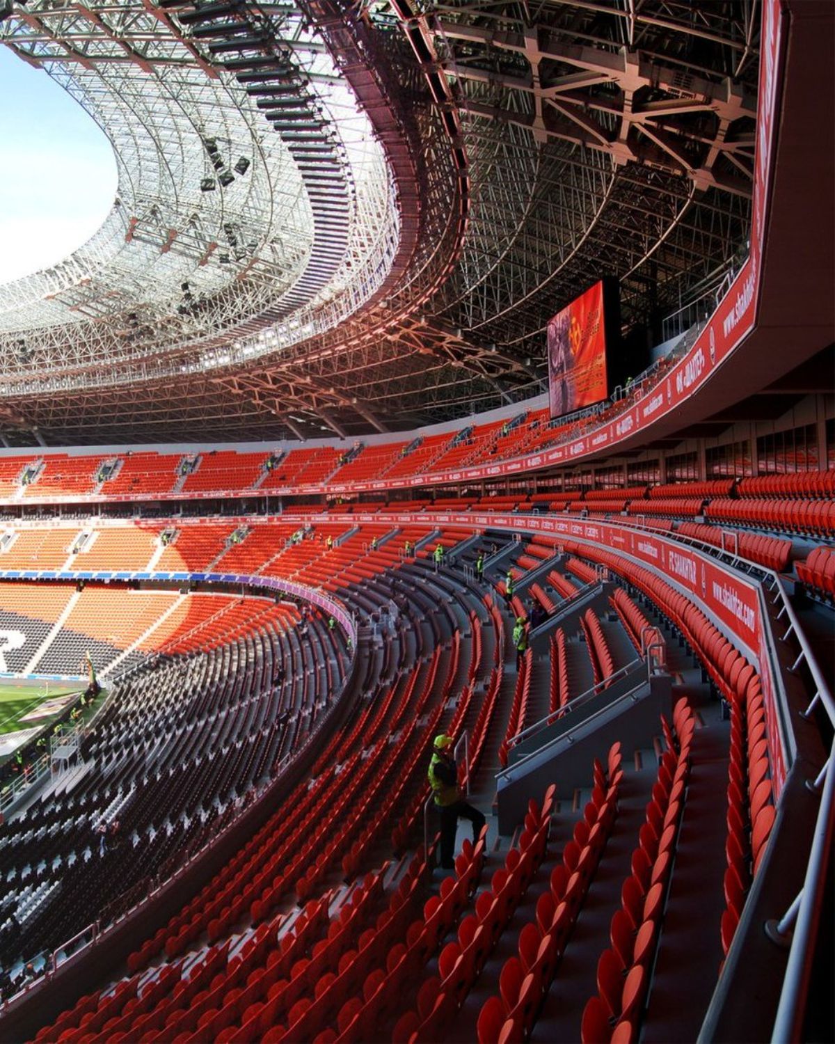 Donbass Arena era una dintre „bijuteriile” Europei! Cum a ajuns să arate din cauza războiului declanșat de Rusia în Ucraina