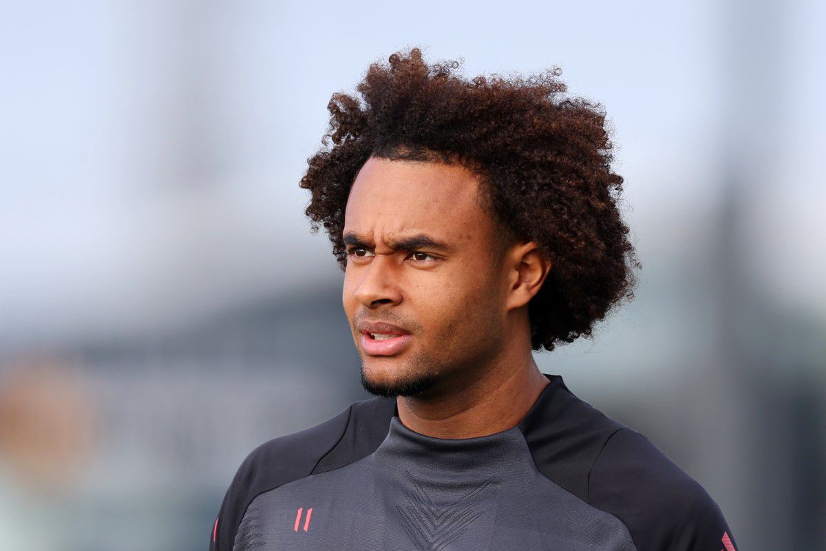 „Intrăm pe teren!” » Jucătorul de 40 de milioane a ajuns subiect de glume printre fanii lui Manchester United. Ce s-a auzit pe Old Trafford