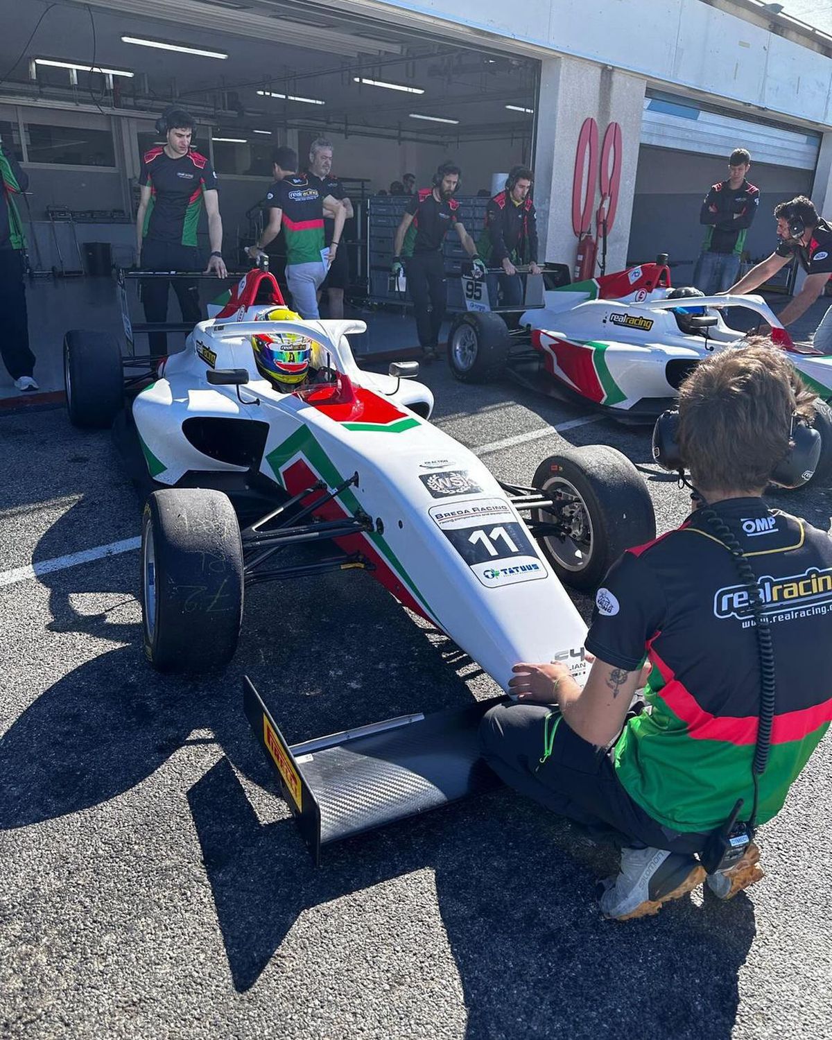 Luca Viișoreanu, puștiul de 15 ani care „aleargă” pe circuitele din Formula 4