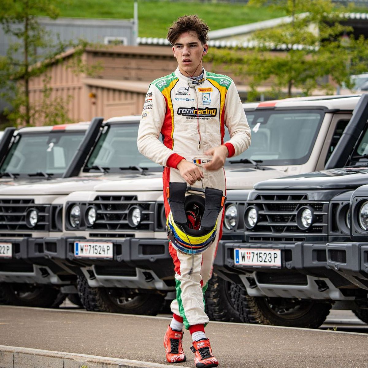 Luca Viișoreanu, puștiul de 15 ani care „aleargă” pe circuitele din Formula 4