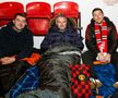 Suporterii lui Manchester United la evenimentul Stadium Sleep Out / foto: X @MU_Foundation