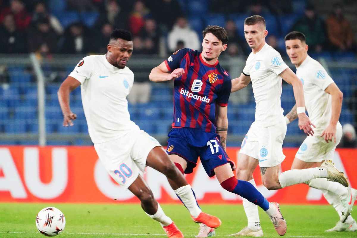 Debandadă totală la FCSB! » Jucătorul a fugit din cantonament pentru a se întâlni cu fotbalistul rivalei: „Vă dați seama?!”