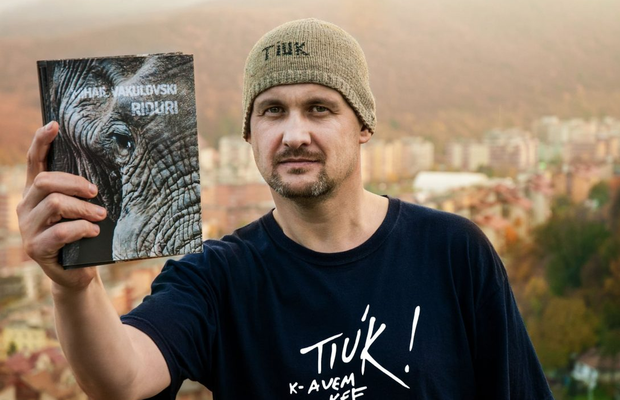 Scriitorul Mihail Vakulovski, despre anii luptelor libere: „Am smuls scaunul de sub fundul antrenorului și fugeam după arbitru”