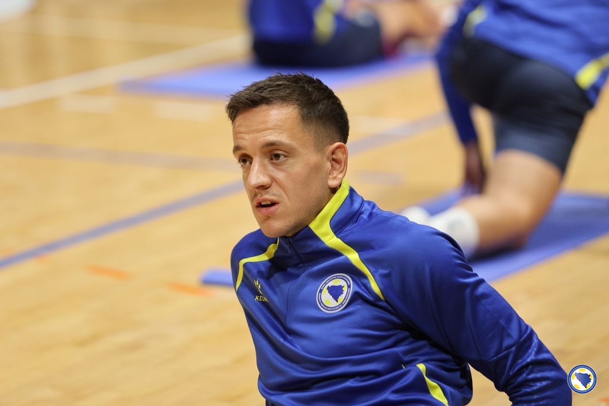 Antrenament neobișnuit înainte de meciul cu România » Bosnia s-a pregătit în interiorul hotelului