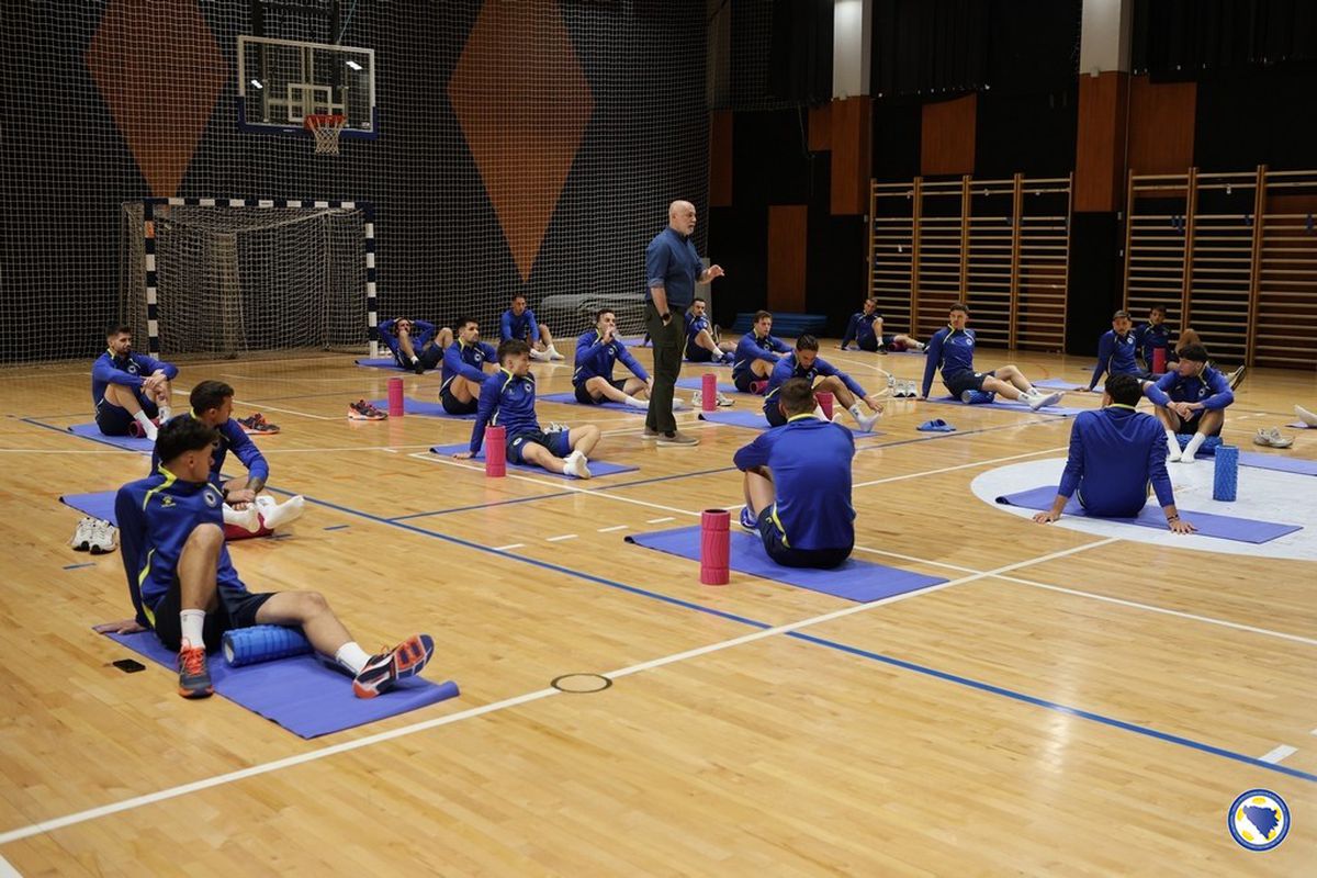 Antrenament neobișnuit înainte de meciul cu România » Bosnia s-a pregătit în interiorul hotelului