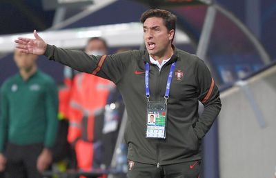 Primul antrenor aflat pe lista lui Rotaru la Craiova, după debarcarea lui Rădoi » A pregătit Portugalia U21 în ultimii 15 ani