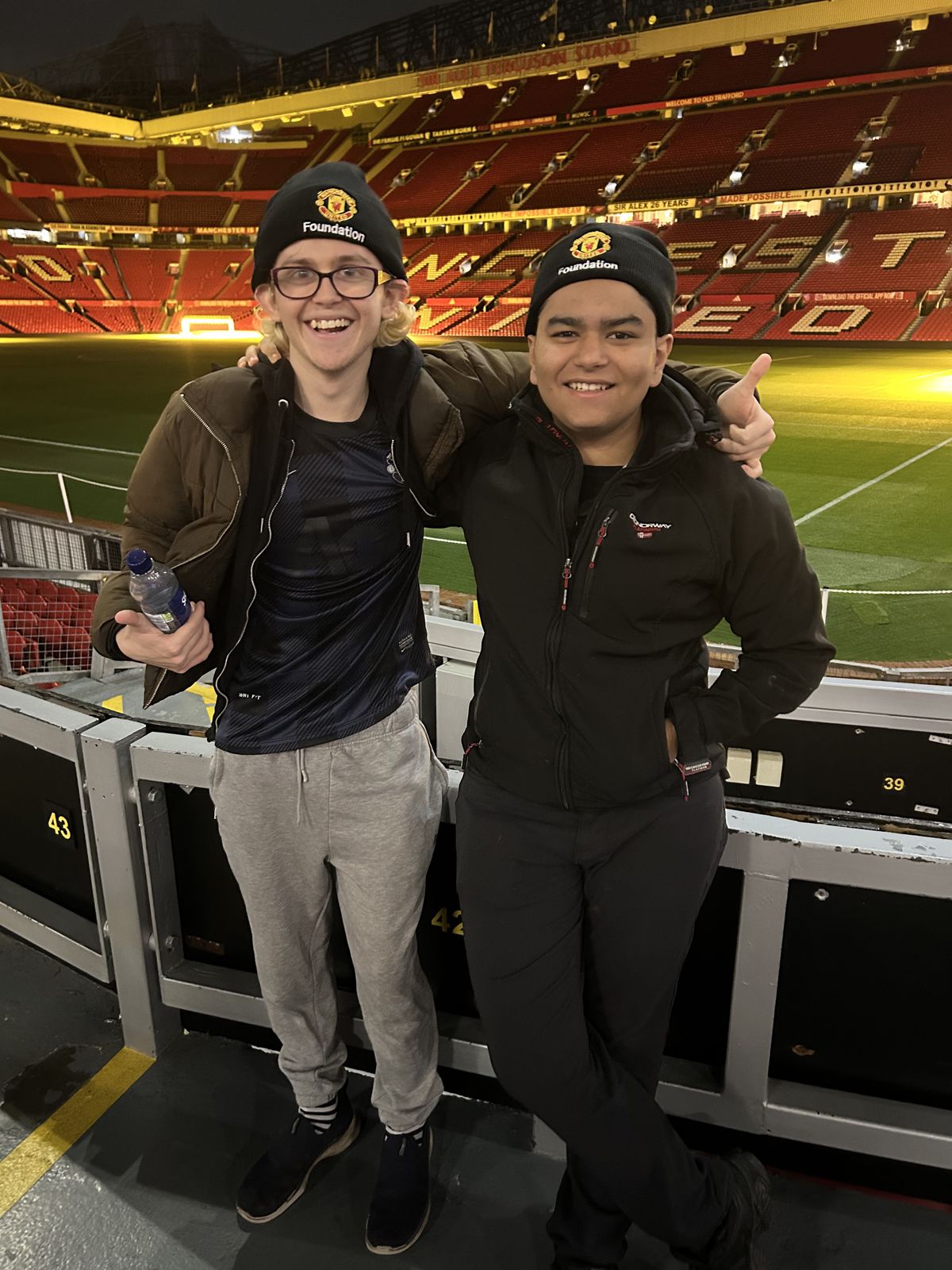 Suporterii lui United au dormit pe Old Trafford » Care a fost motivul