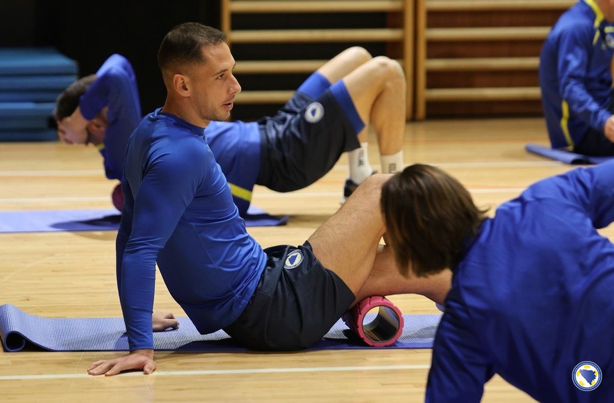 Antrenament neobișnuit înainte de meciul cu România » Bosnia s-a pregătit în interiorul hotelului