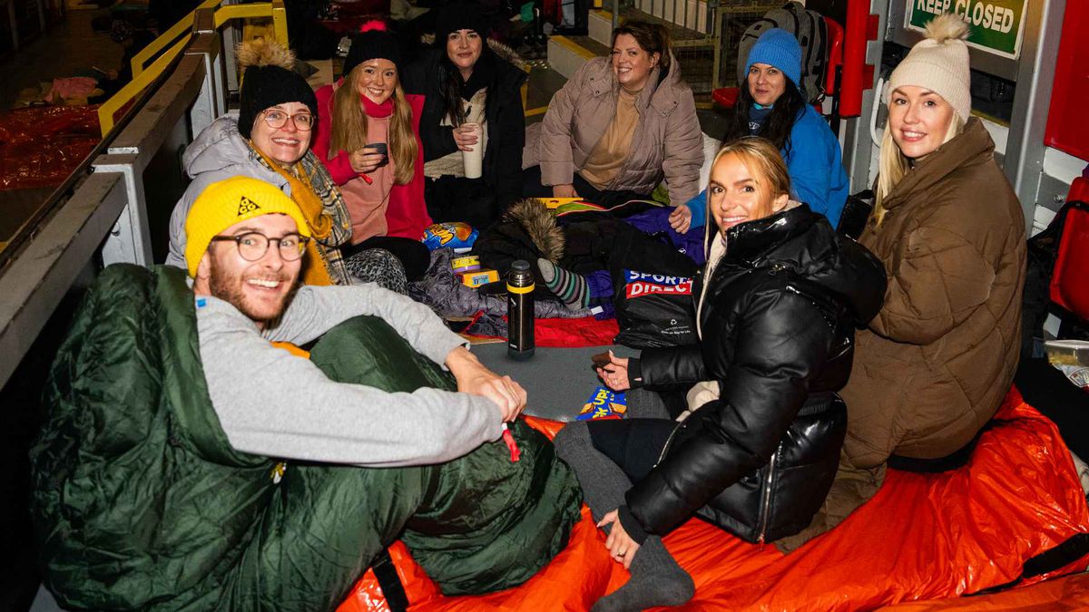 Suporterii lui United au dormit pe Old Trafford » Care a fost motivul