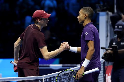 Jannik Sinner și Felix Auger-Aliassime după meciul de la ATP Finals Foto: Guliver/GettyImages