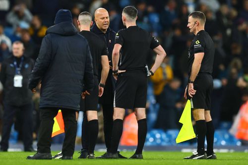 Arne Slot le reproșează arbitrilor golul anulat lui Liverpool / Foto: Imago