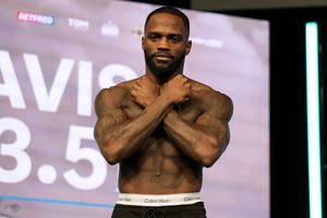 La 14 ani era tată, la 18 ani mergea la pușcărie » Cine e pugilistul care a stat la închisoare înainte de a deveni campion