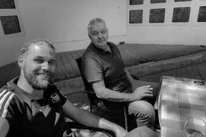 TRAGEDIE: jucătorii se aflau pe teren când au aflat că directorul sportiv a decedat în tribună