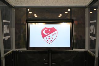 Cutremur în fotbalul din Turcia: jucători de la Galatasaray și Besiktas, implicați în scandalul uriaș de pariuri!
