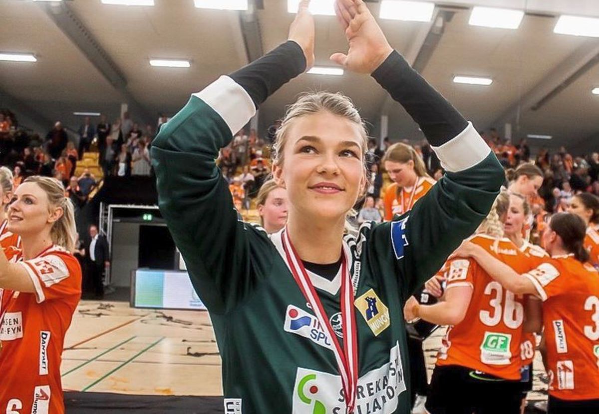 FOTO. Miss handbal vine la CSM București și înlocuiește o altă frumusețe! E măritată cu un fotbalist
