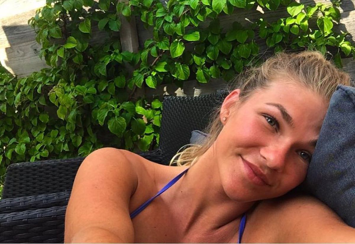 GALERIE FOTO Denisa Dedu are o rivală pe măsură pentru titlul de cea mai frumoasă portăriță de la Mondial