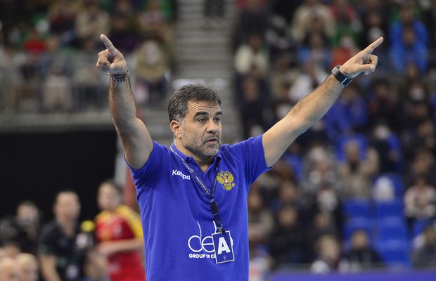 CORESPONDENȚĂ DIN JAPONIA // EXCLUSIV Selecționerul Rusiei a vorbit cu GSP despre scandalul momentului în sportul mondial: „De ce mă întrebați asta?" » Ironie la final