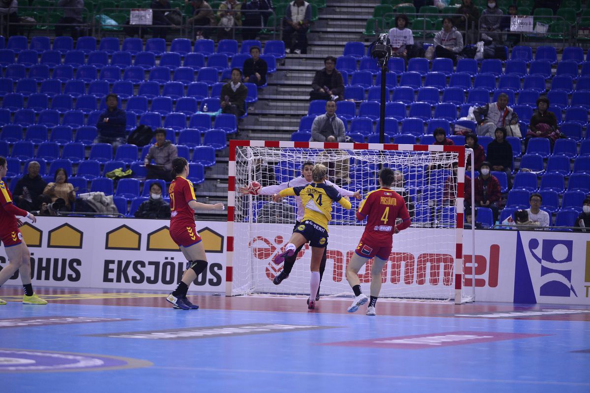 Vasile Mogoș speră să fie chemat de Rădoi la națională: „Când cobor din avion, pup pământul, mi-e dor de ţară!”