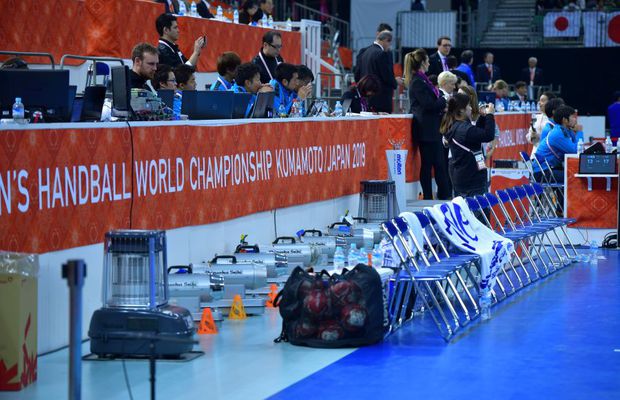 CORESPONDENȚĂ DIN JAPONIA // Frigul şi noxele viciază Mondialul » Handbalistele acuză organizarea japonezilor