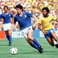 Paolo Rossi (în albastru, cadru apropiat) // Foto: Twitter @Reuters